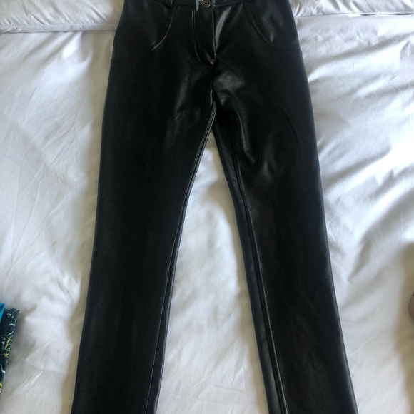 Black Leather pants - Picture 3 of 8